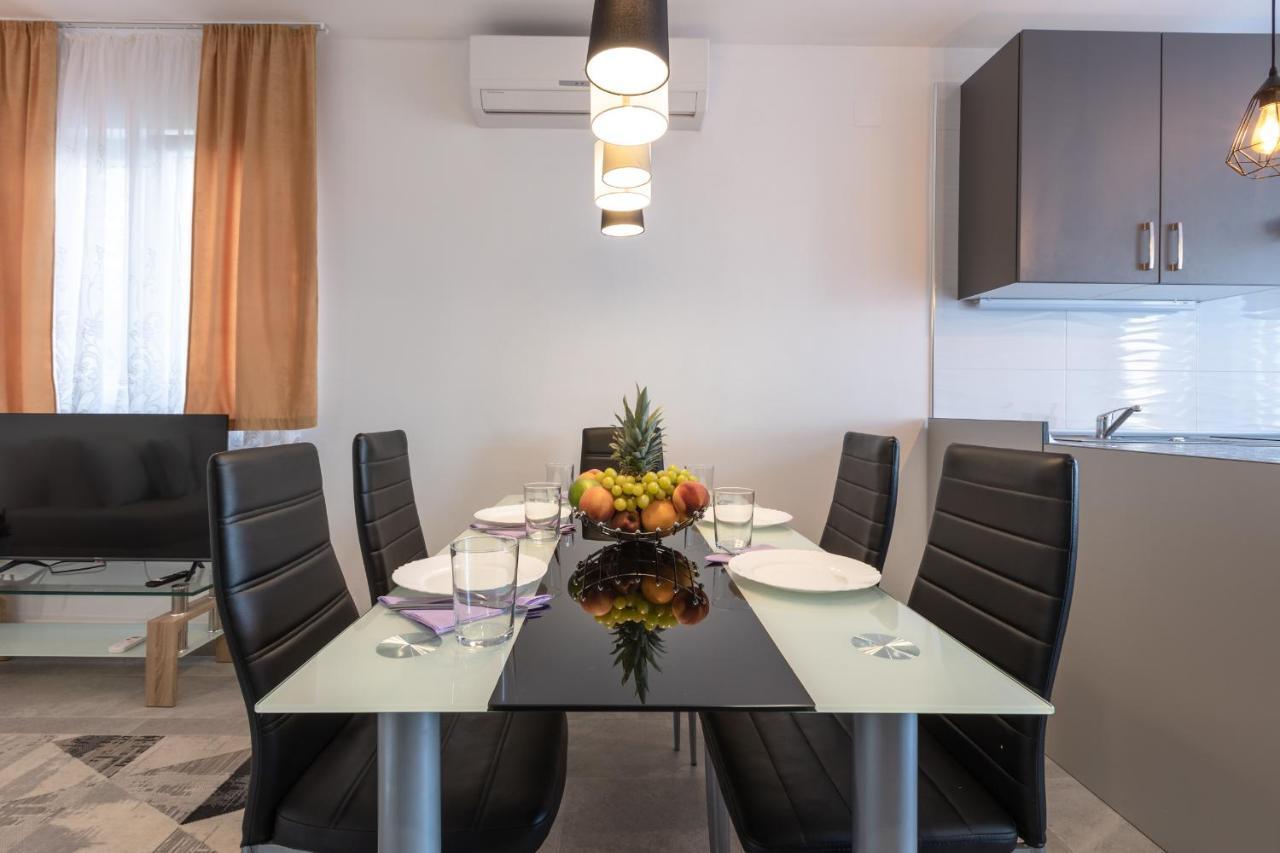 Holiday Home Insulam Mare Trogir Eksteriør bilde
