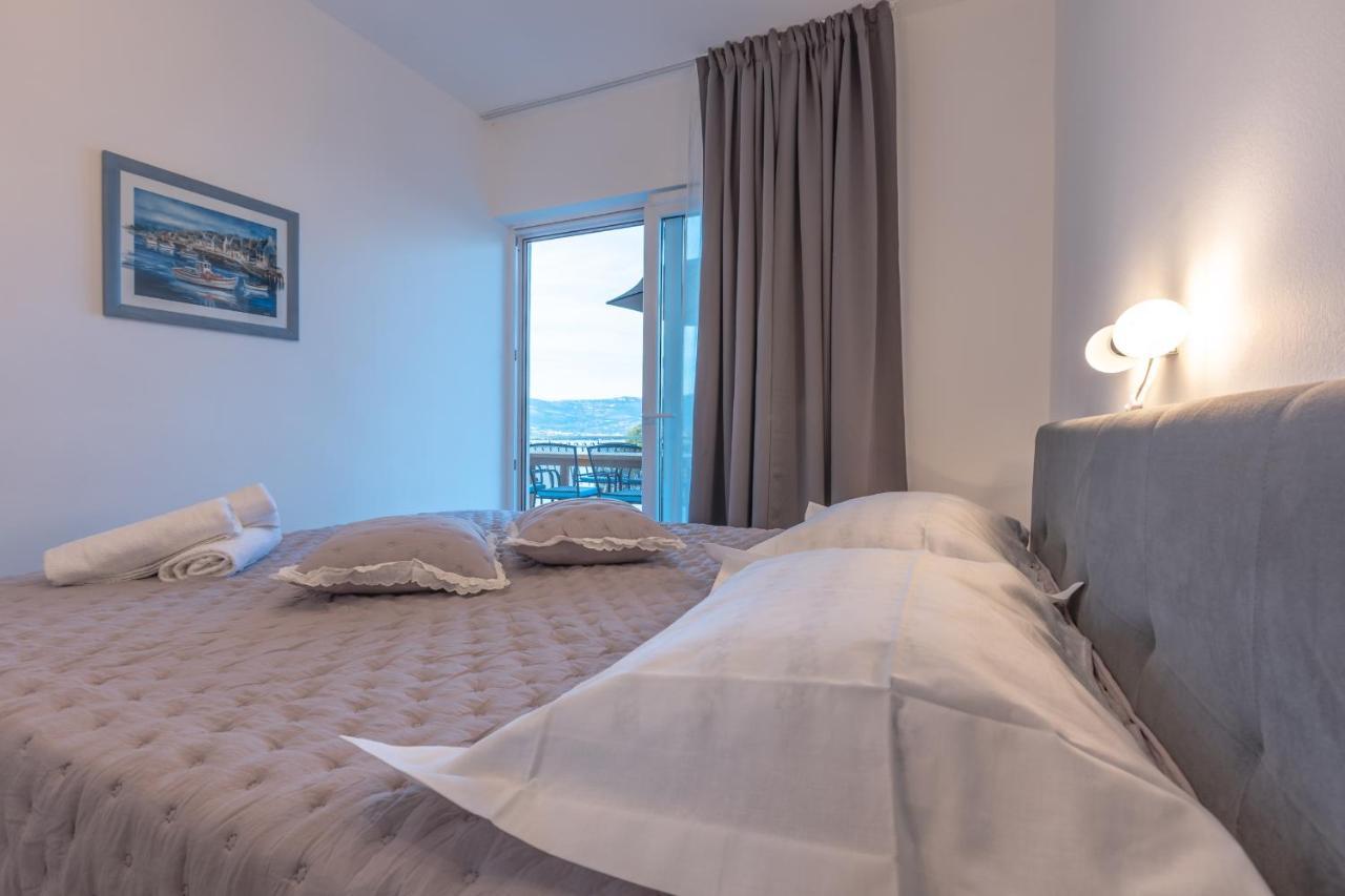 Holiday Home Insulam Mare Trogir Eksteriør bilde