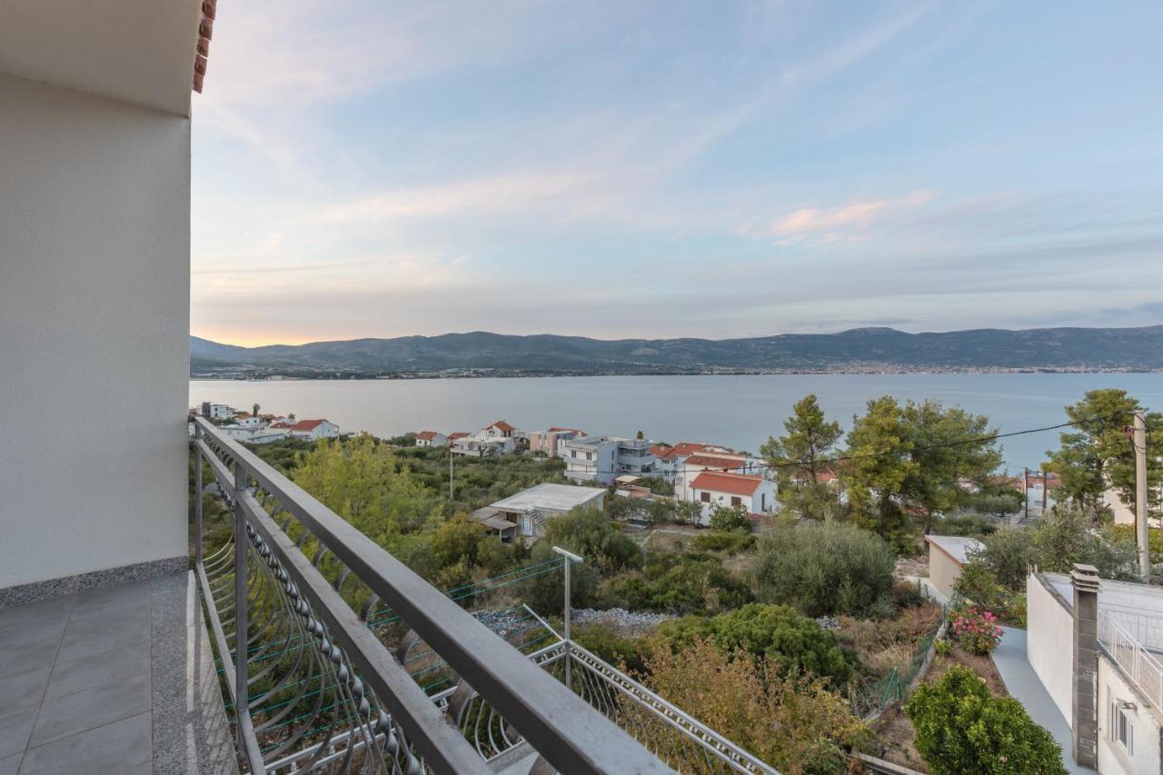 Holiday Home Insulam Mare Trogir Eksteriør bilde