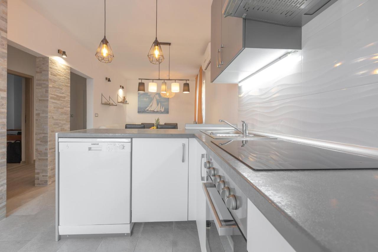 Holiday Home Insulam Mare Trogir Eksteriør bilde
