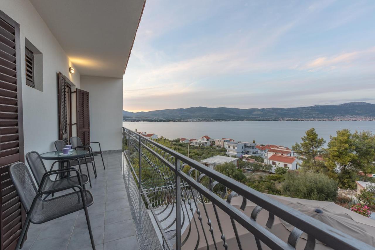 Holiday Home Insulam Mare Trogir Eksteriør bilde