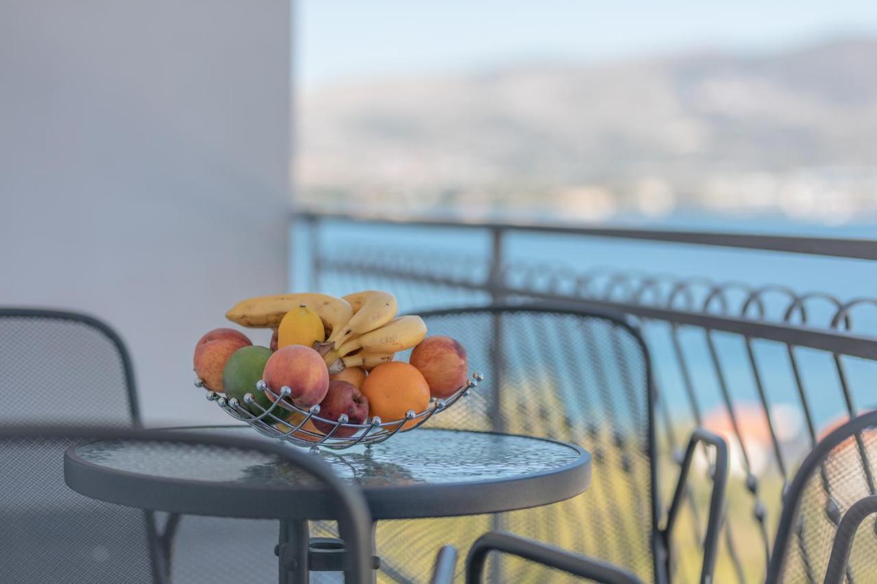 Holiday Home Insulam Mare Trogir Eksteriør bilde