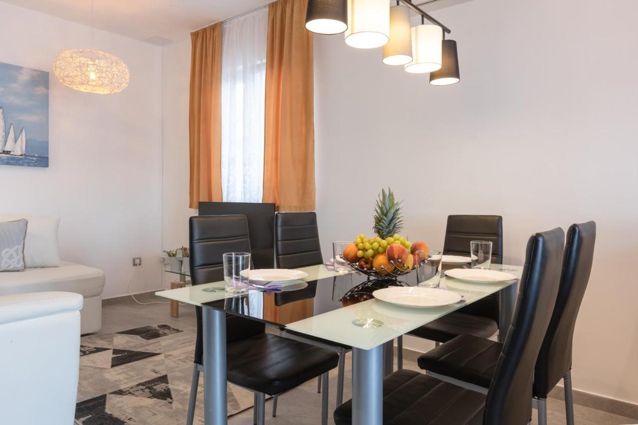 Holiday Home Insulam Mare Trogir Eksteriør bilde