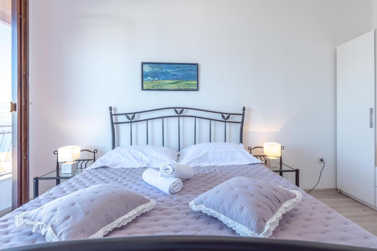 Holiday Home Insulam Mare Trogir Eksteriør bilde