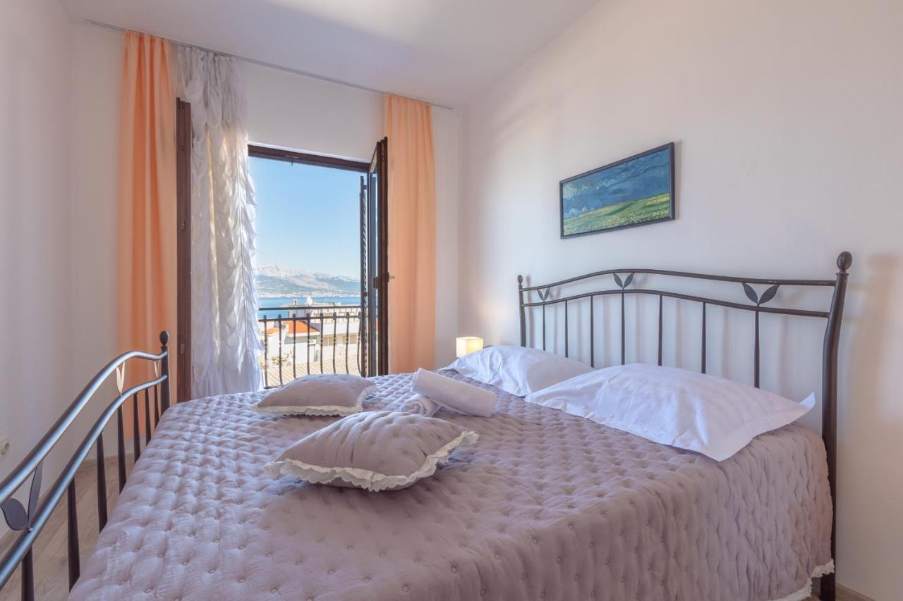 Holiday Home Insulam Mare Trogir Eksteriør bilde